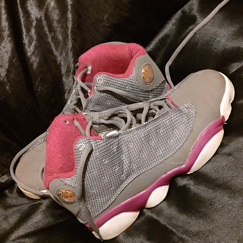Jordan XIII retro cool grey fushia